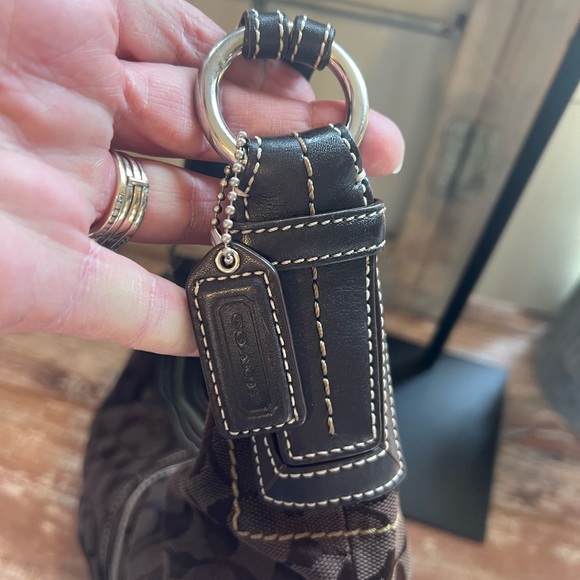 Coach Vintage Hobo Shoulder Bag - Picture 4 of 10